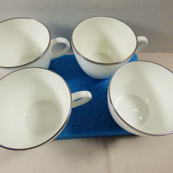 Wedgwood Doric Tea Coffee Cup Lot of 4 Bone China England White Platinum Trim - Picture 7 of 11